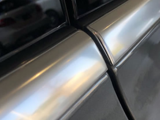 モールプロテクションフィルム試作段階の様子