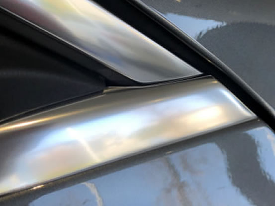 モールプロテクションフィルム試作段階の様子