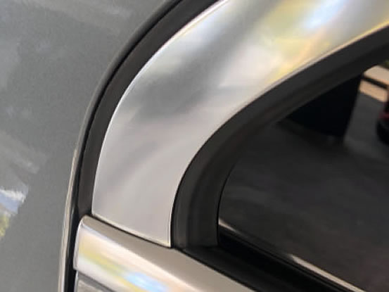 モールプロテクションフィルム試作段階の様子